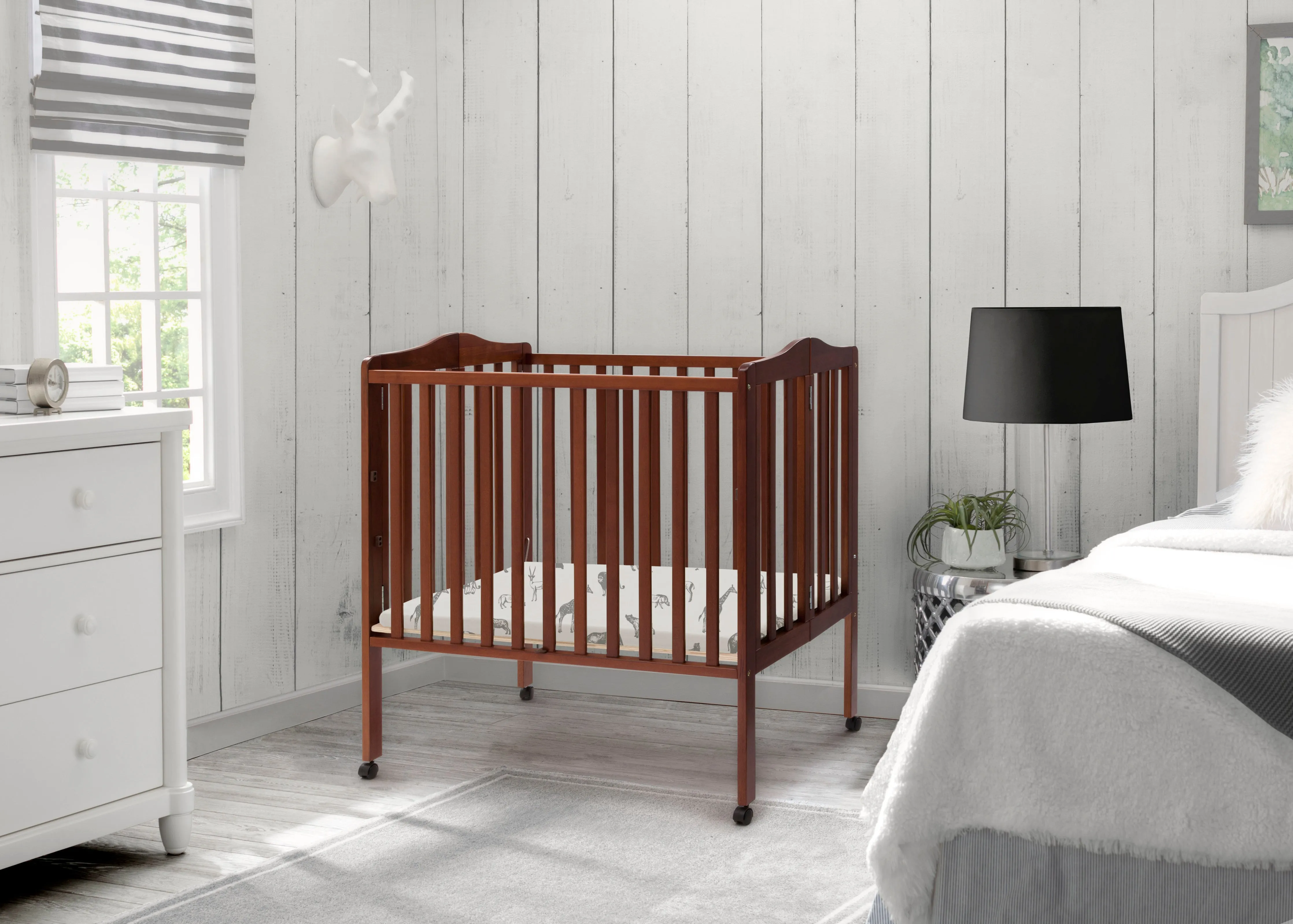 Folding Portable Mini Baby Crib with 1.5-inch Mattress