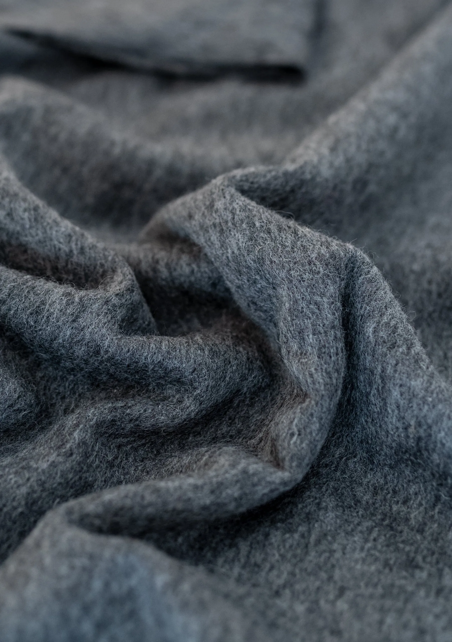 Men's Lambswool Scarf in Charcoal Melange