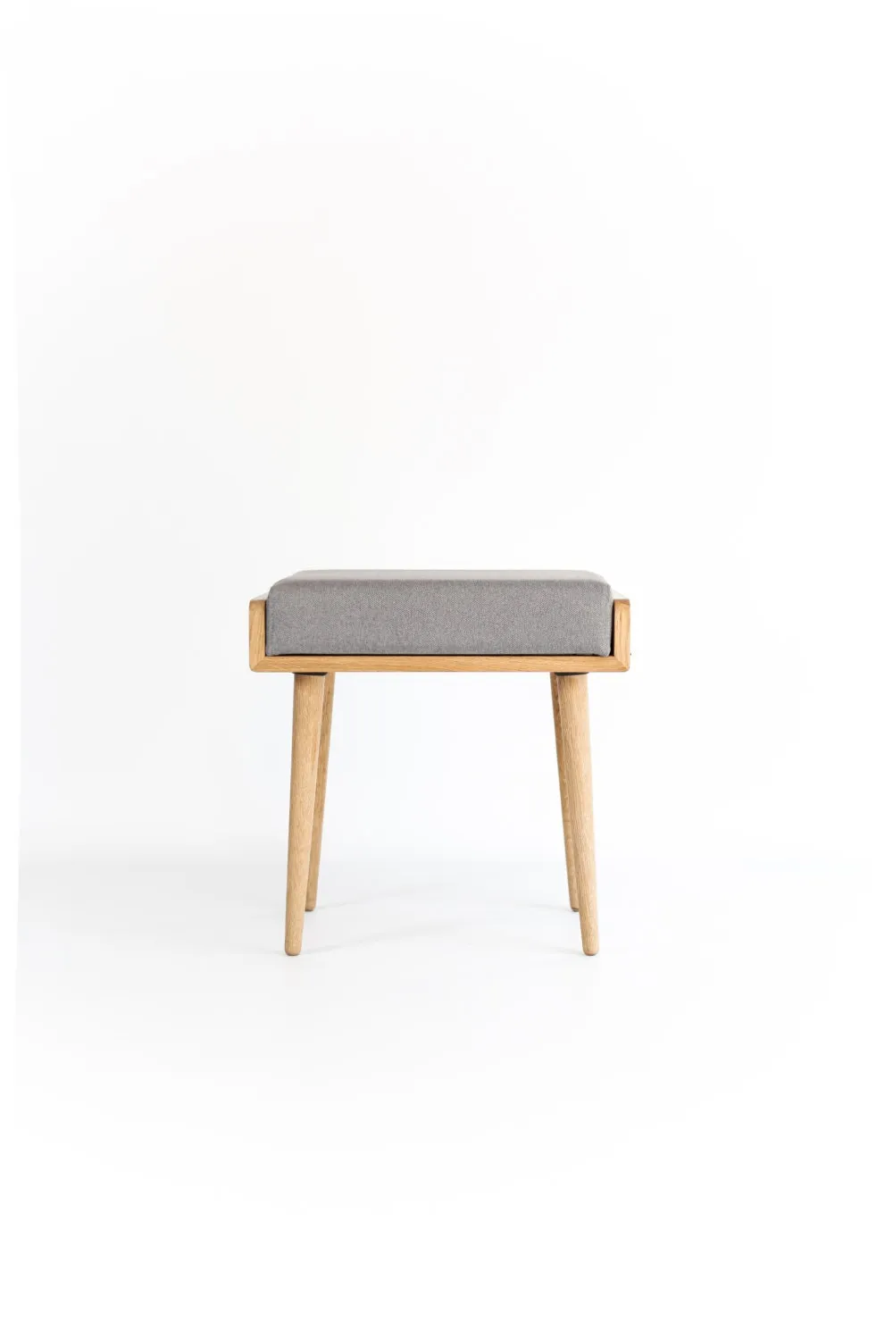 Scandinavian stool with straight legs in solid timber